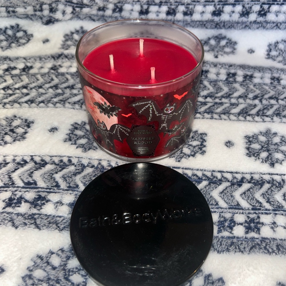Bath and Body Works Vampire Blood 3 Wick Candle Silver Skeleton Bats